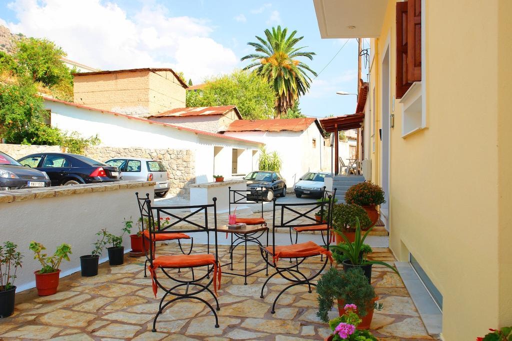 Hotel Xenonas Chrisso Delfos Exterior foto