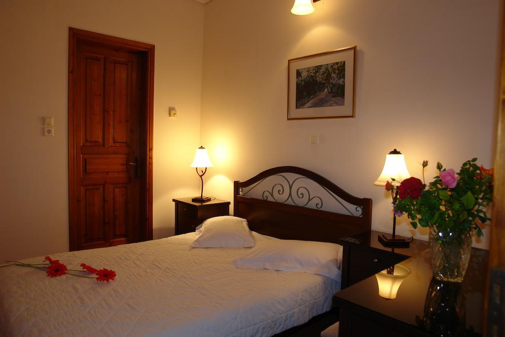 Hotel Xenonas Chrisso Delfos Habitación foto